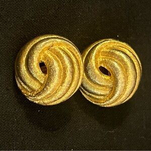Boucher Gold Swirl Knot Earrings